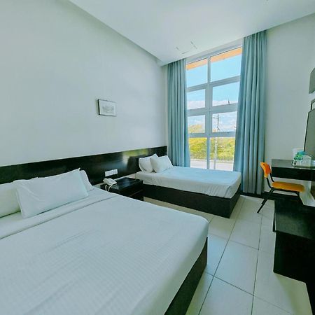 Citrine Hotel Seri Iskandar Εξωτερικό φωτογραφία